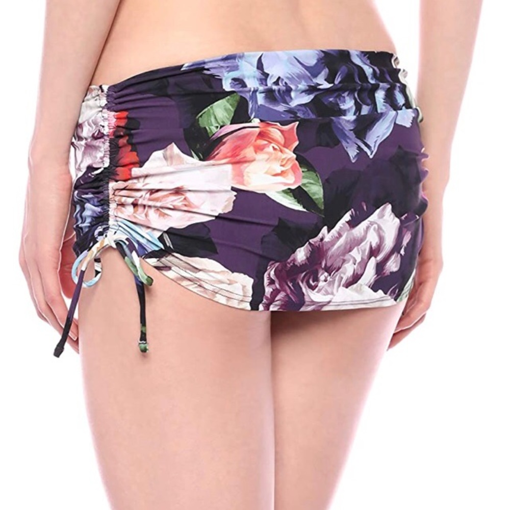 La Blanca Swim Skirt with adjustable side ruching